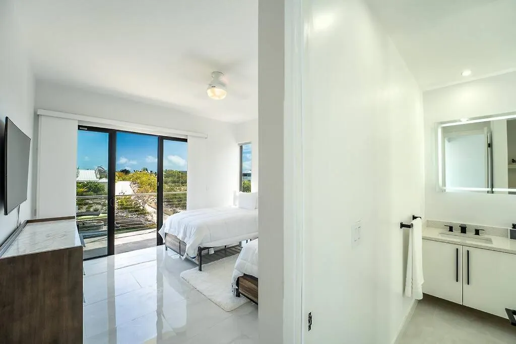 Balfour Villa Turtle Cove Isole Turks  e Caicos